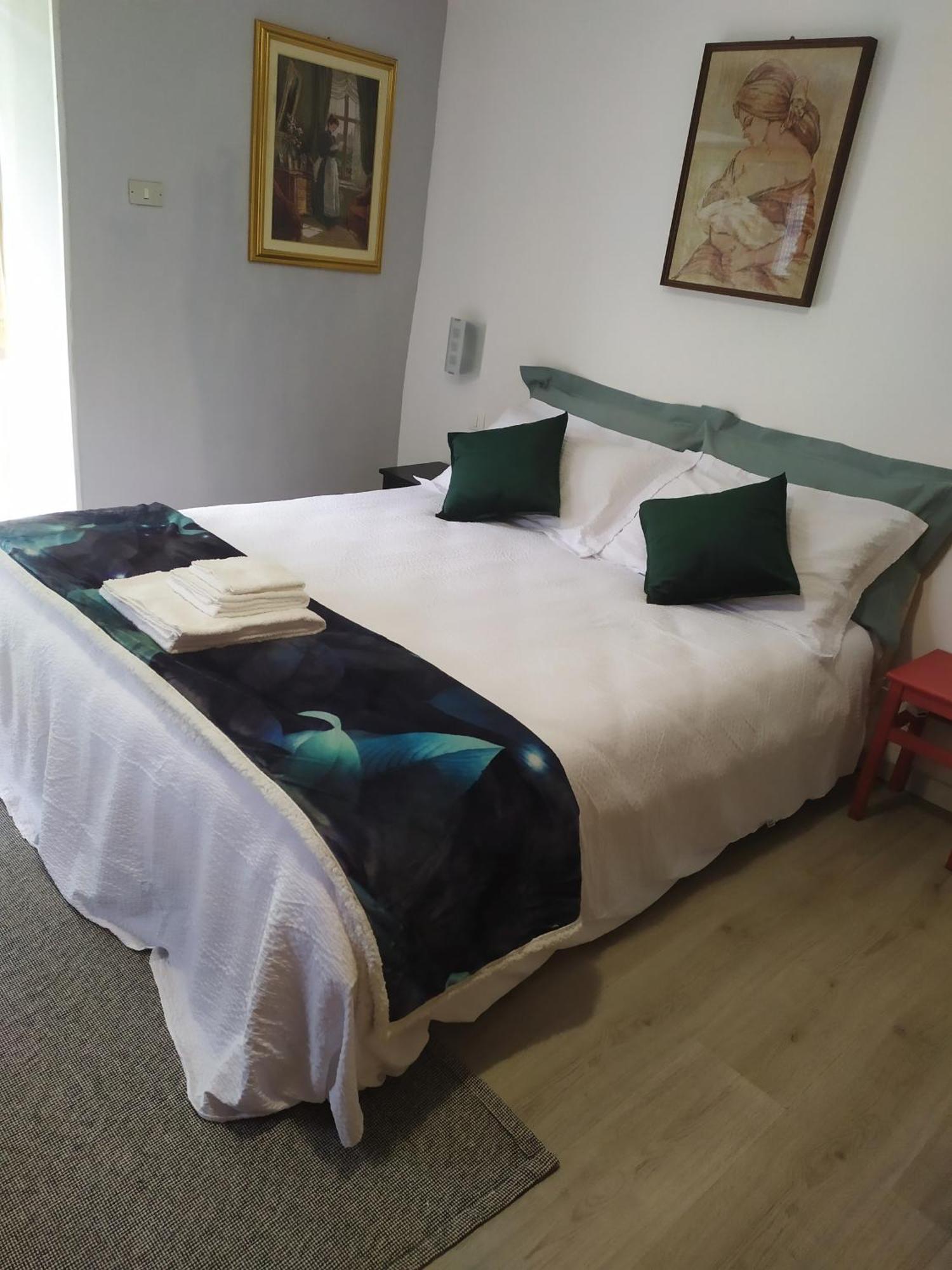 La Ghita Bed and Breakfast Sparone Kamer foto